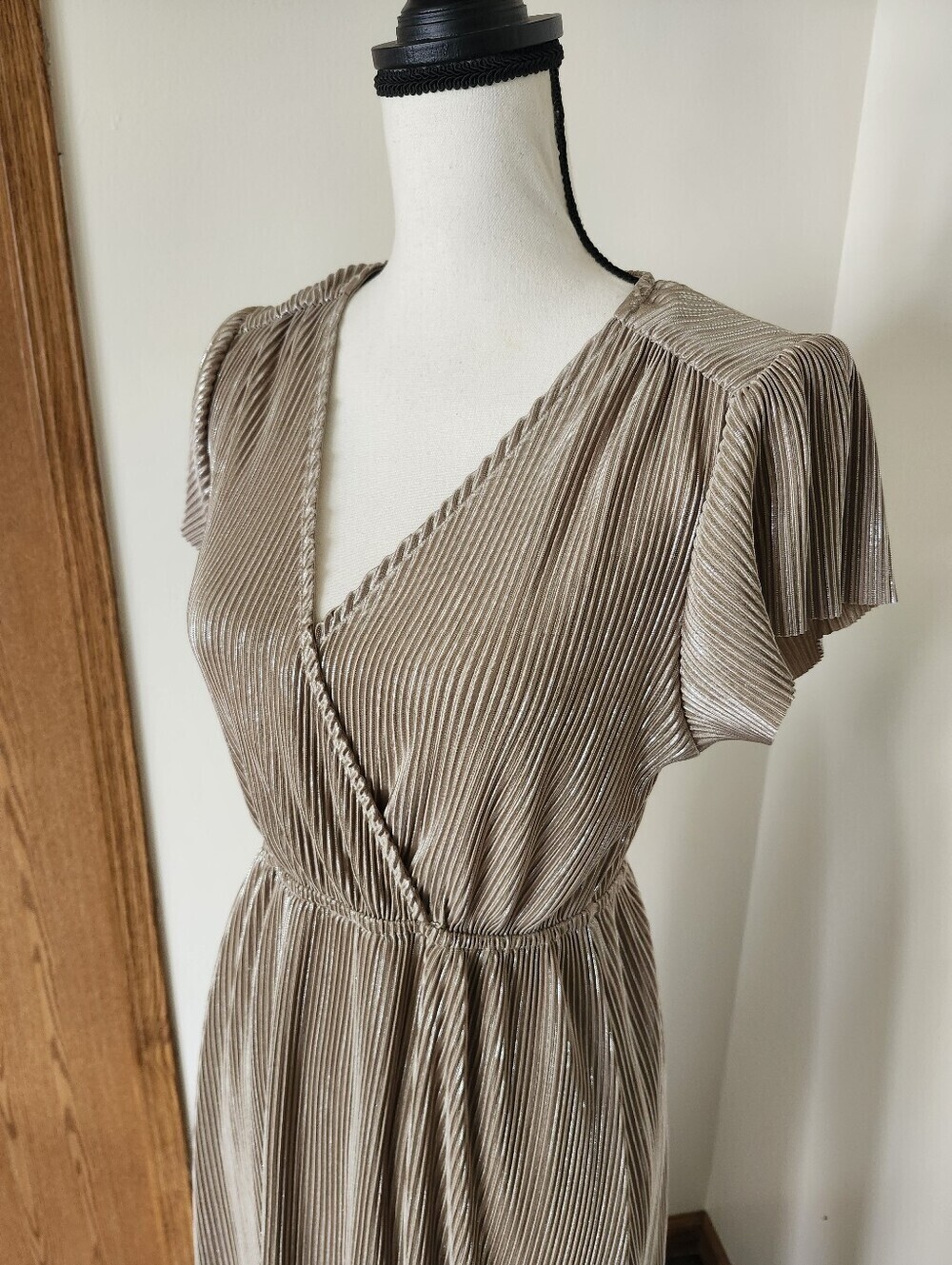 NWT Baltic Born *With Minor Flaw* Metallic Golden Pleated V Neck Maxi Dress - Picture 4 of 8